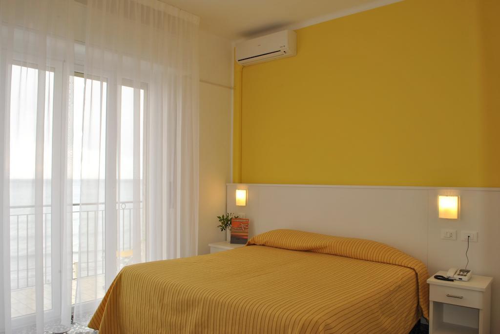 Hotel Bristol Laigueglia Exterior foto