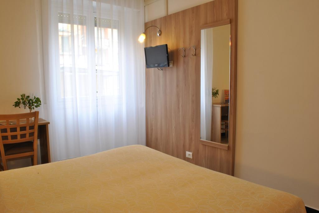Hotel Bristol Laigueglia Habitación foto