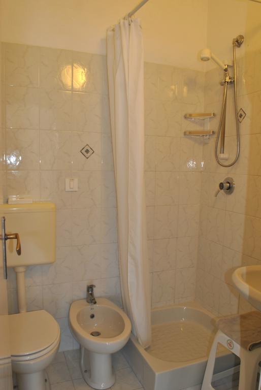 Hotel Bristol Laigueglia Habitación foto